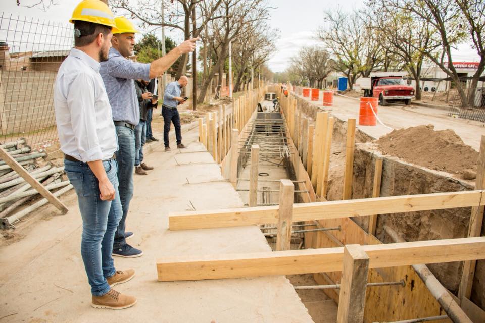 42586361_878335458957127_4708646240869416960_n (1)