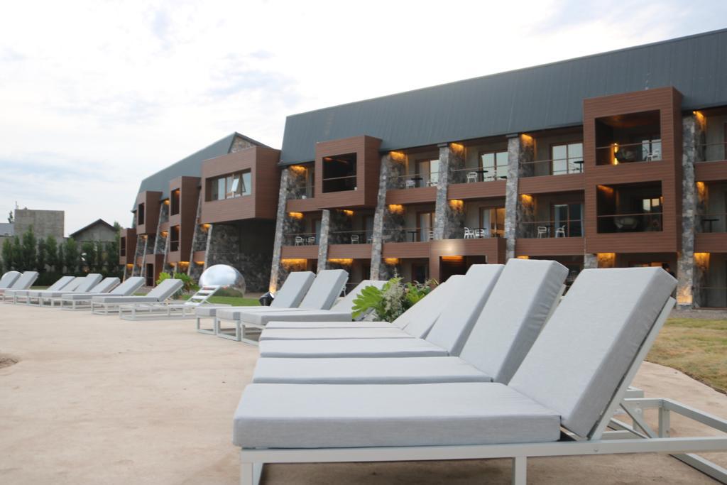 6eb85793-06ac-4bc4-8fa9-2bfe599bf021