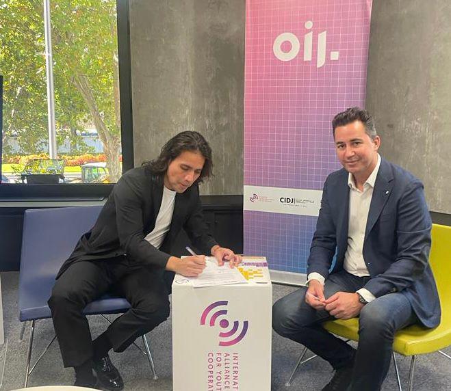 e39144f1-f6fb-4310-9a4e-15f2b60e4617