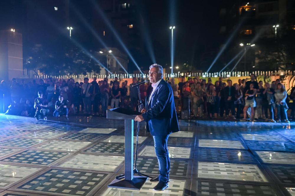 8acc3789-ffd5-442a-8990-9899351387e3