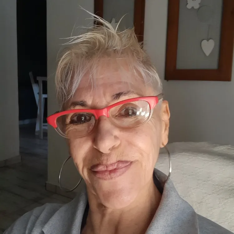 LAURA1