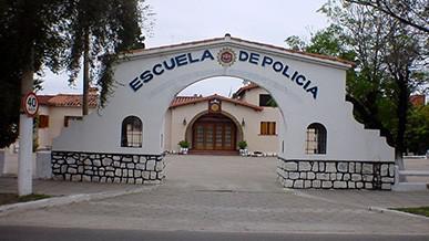 POLICIALES Escuela