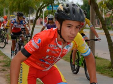 aukha-bustos-ciclista-rio-tercero