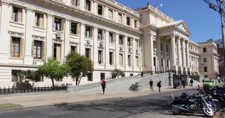 Tribunales