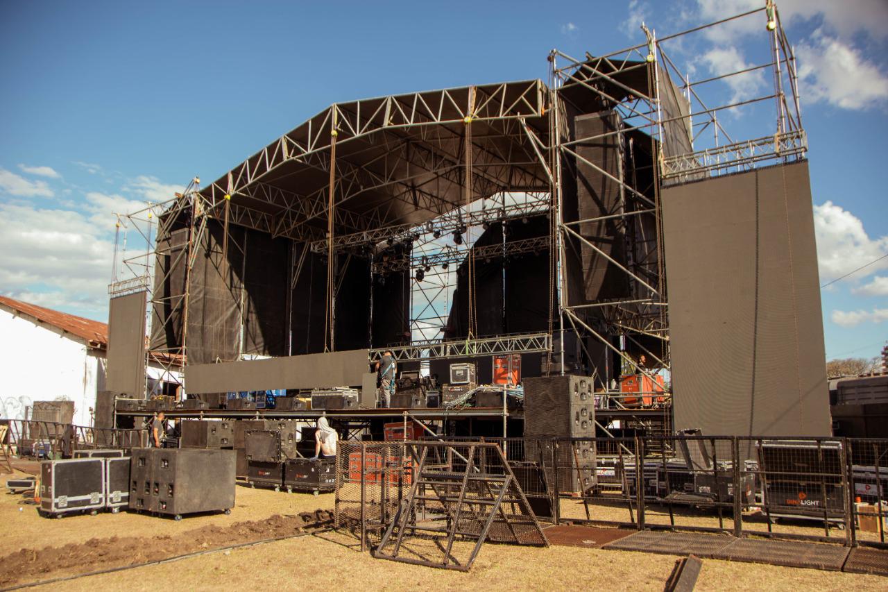 LOCALES Escenario