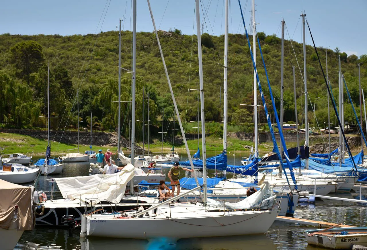 CLUB NAUTICO
