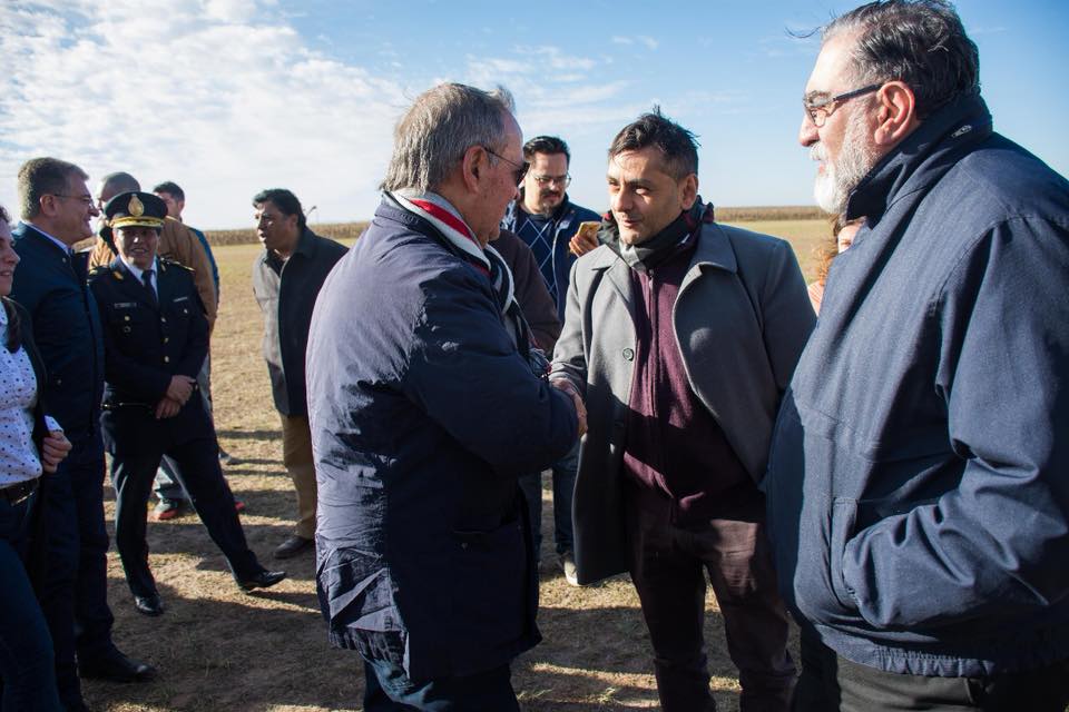 34564353_762196070571067_4113050215261405184_n