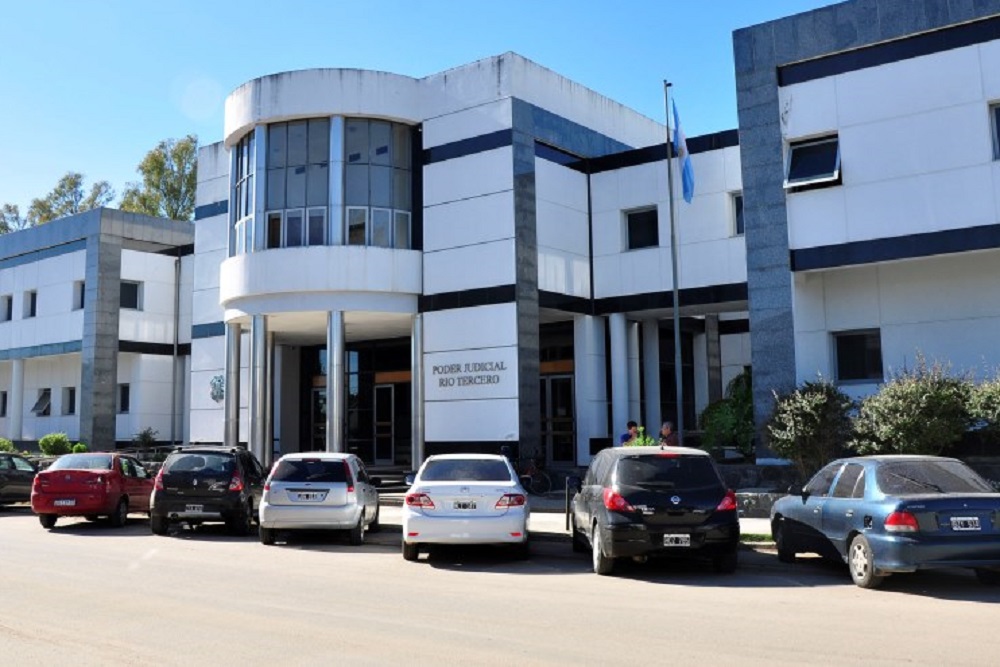 Tribunales