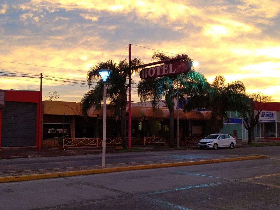 LOCALES - Hotel