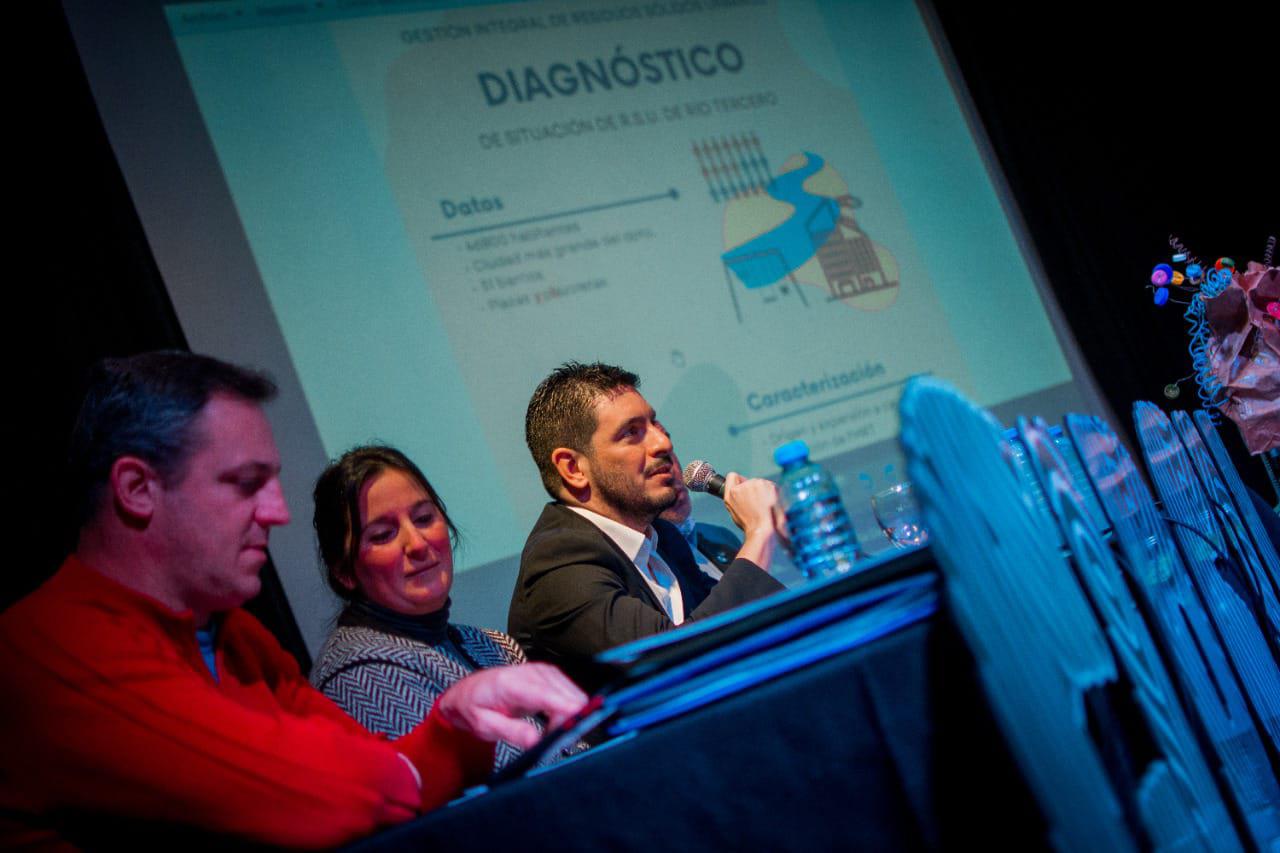 2f7cc97f-617a-4d9e-8967-e924bdd3b107