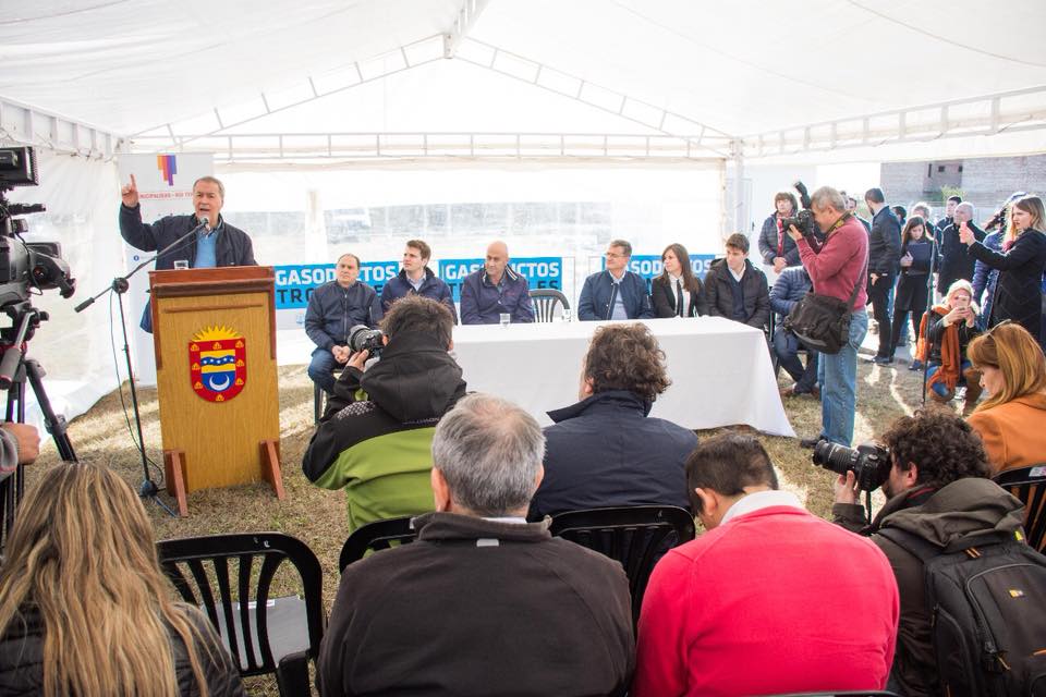 34689894_762196430571031_4715372039395868672_n