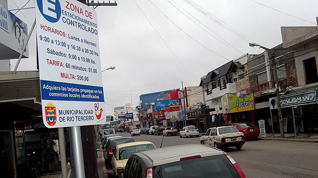 LOCALES - Estacionar