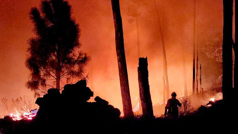 incendio-yacanto-calamuchita-noche
