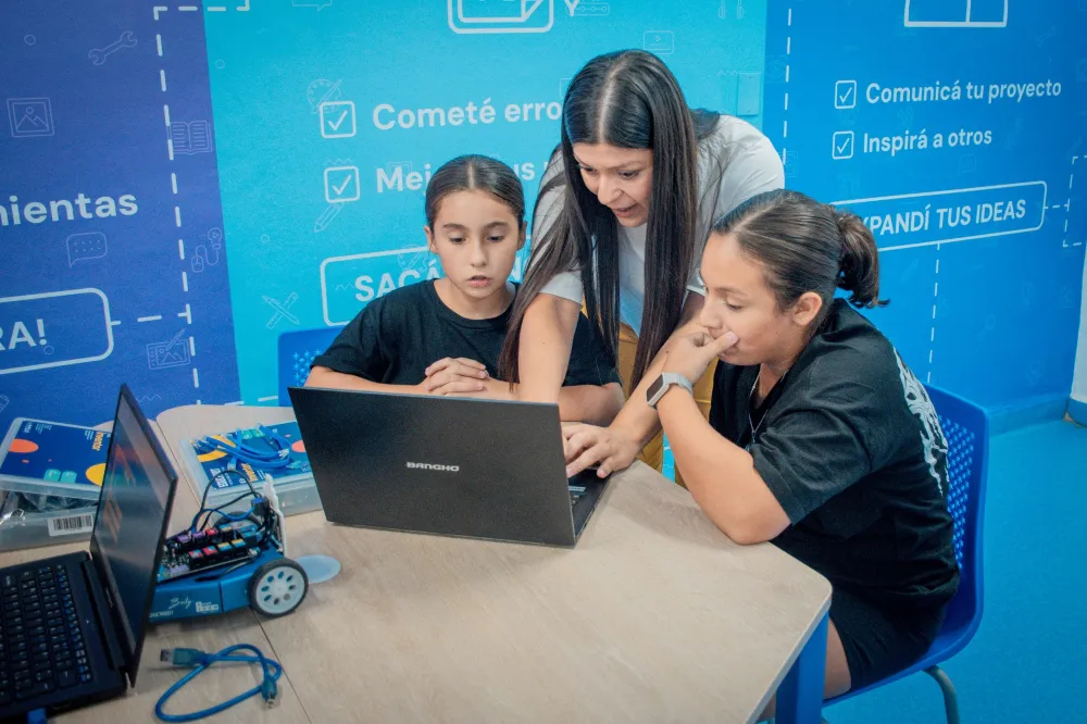 AULA MAKER