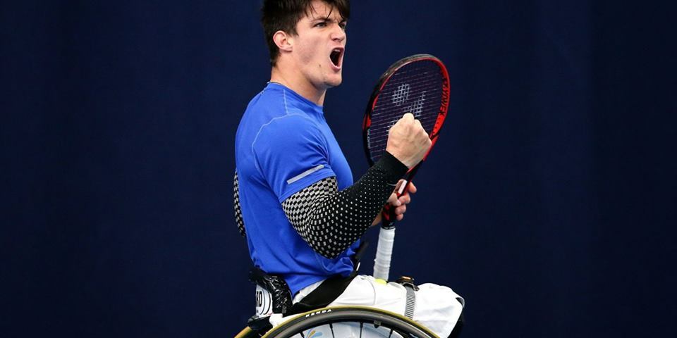 Tenis