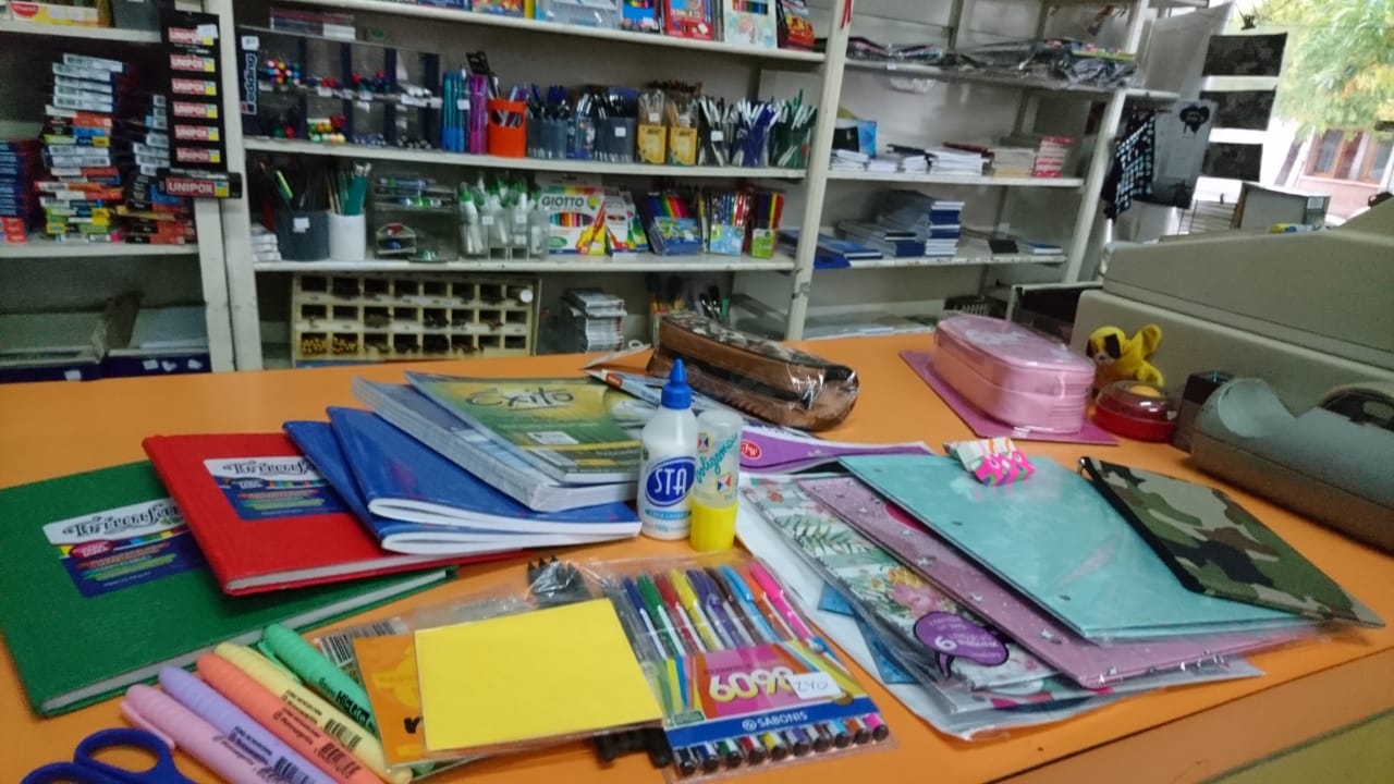 LOCALES LIBRERIA