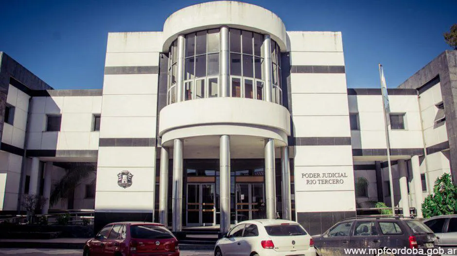 TRIBUNALES