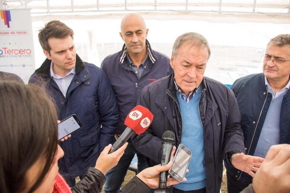 34595802_762196660571008_3049437607772553216_n