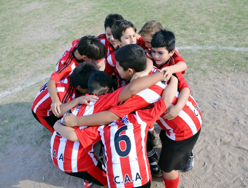 DEPORTES jugadita fútbol infantil